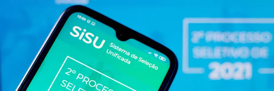 celular com foco em tela do sisu