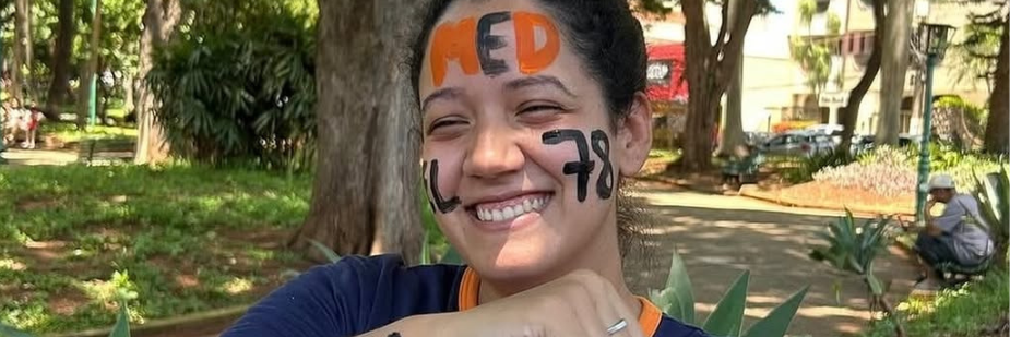 Estudante passa em medicina na UEL após 9 anos de cursinho