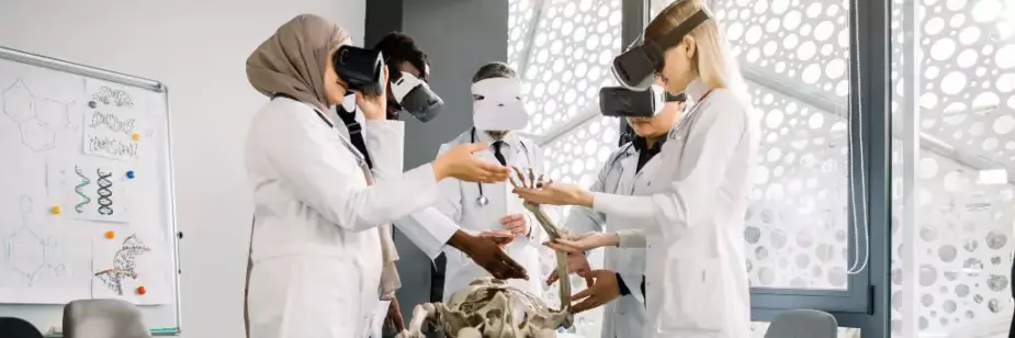 alunos em aula de Medicina